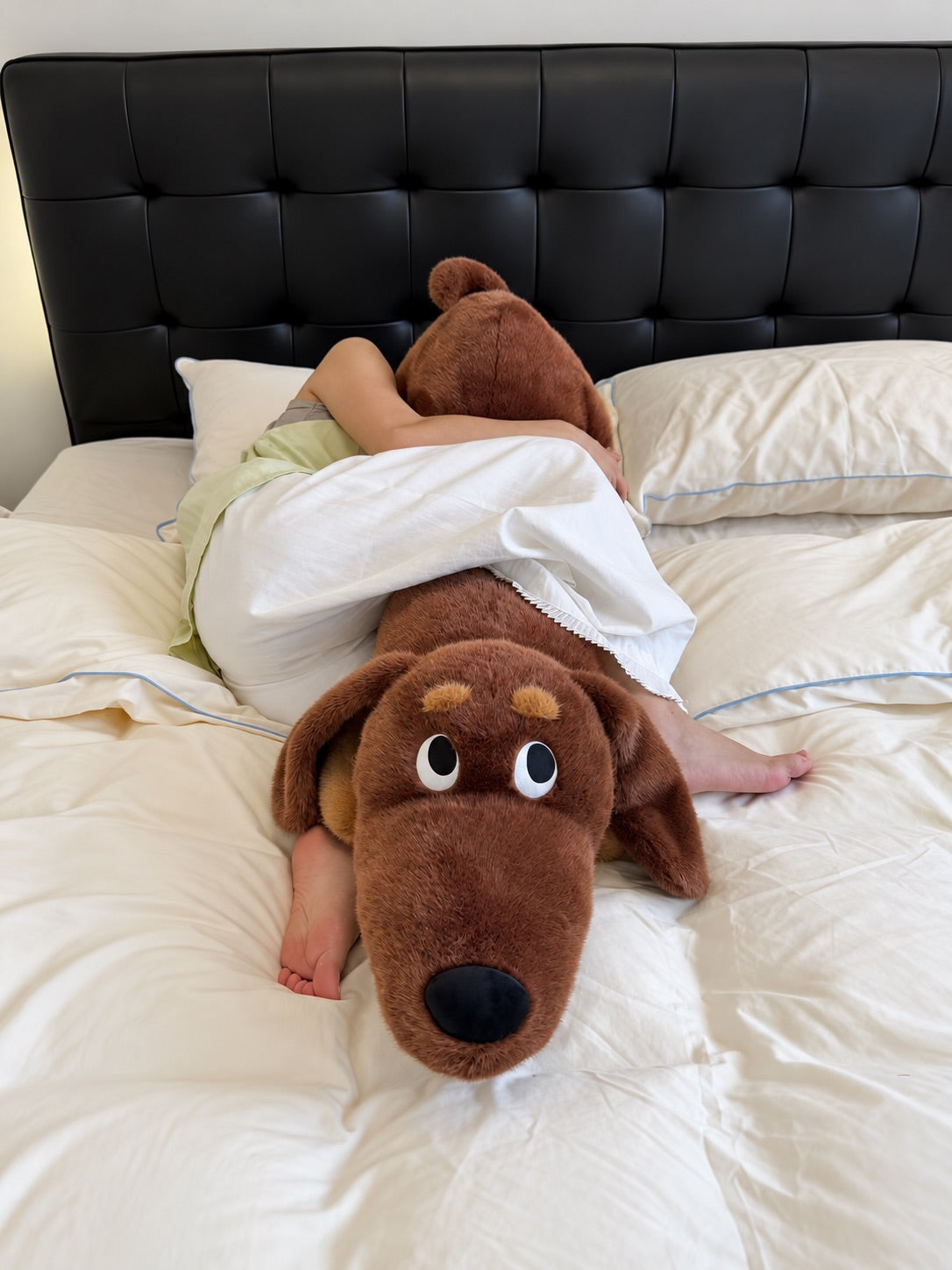 Oversized Dachshund Body Pillow – 120 cm